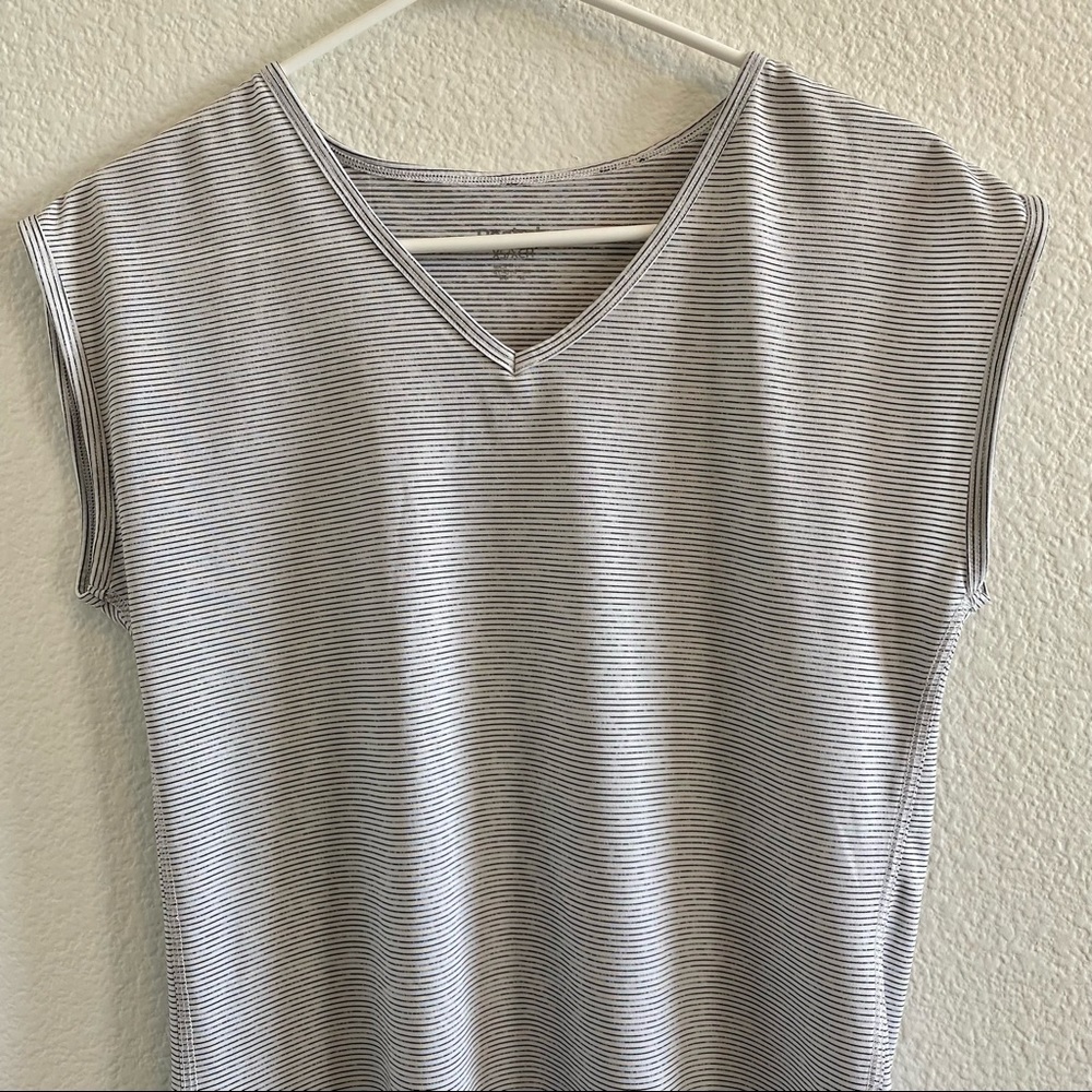 Reebok Women’s Cap Sleeve Shirt Size XSmall